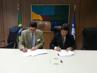 Receita Federal e CIAT celebram convênio para realização de evento em 2014